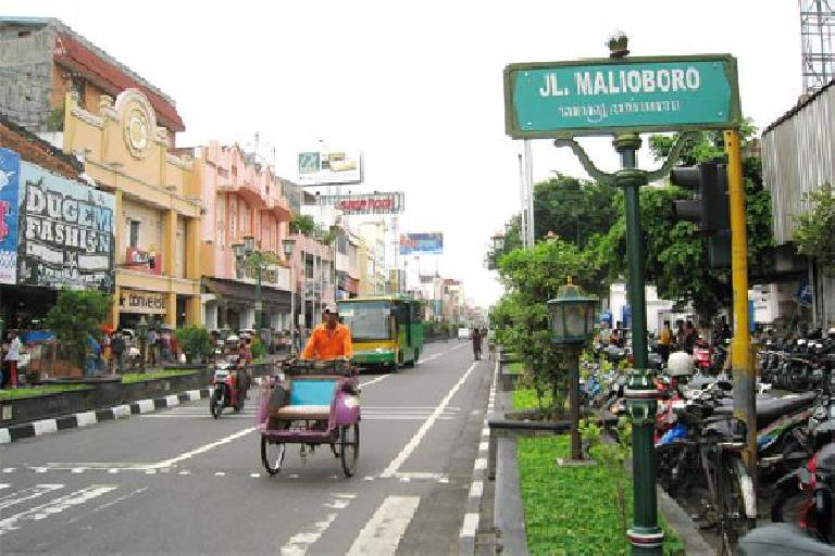 PAKET WISATA YOGYA PETI MAS HOTEL : 4 HARI 3 MALAM